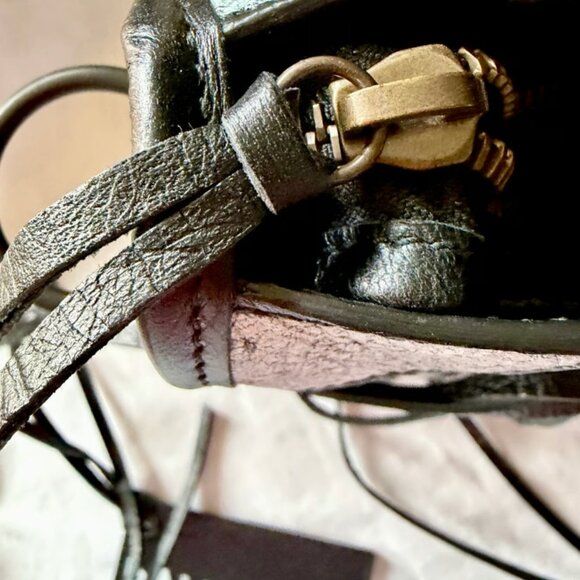 New! Balenciaga Graffiti Classic City Bag with Dust Bag - Picture 11 of 12